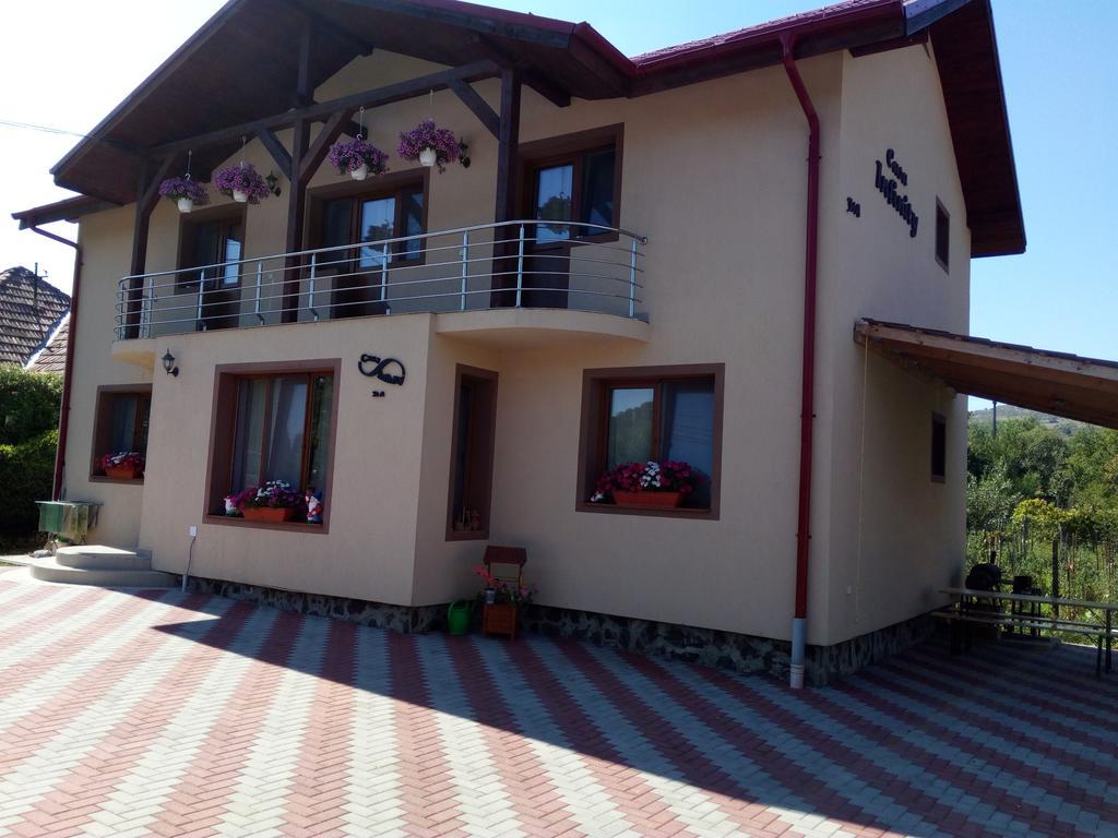 Casa Infinity Hotell Sovata Exteriör bild