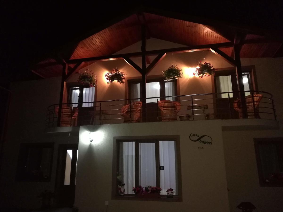 Casa Infinity Hotell Sovata Exteriör bild